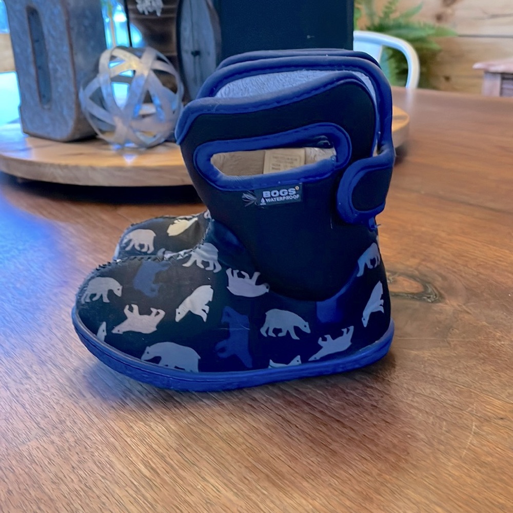 Bogs size 7